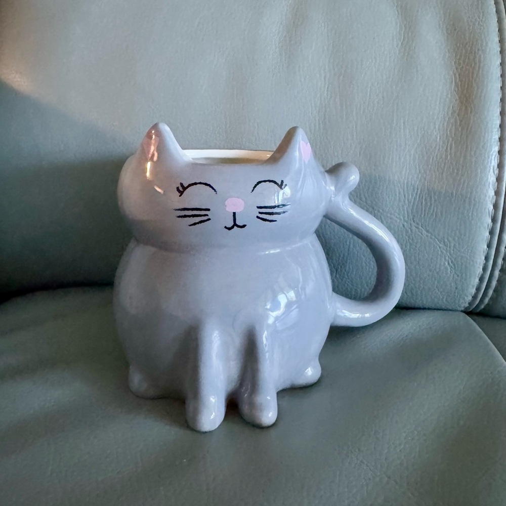 NEW Kawaii Gray Cat-Shaped Ceramic Mug with Hearts on the Ears, great gift